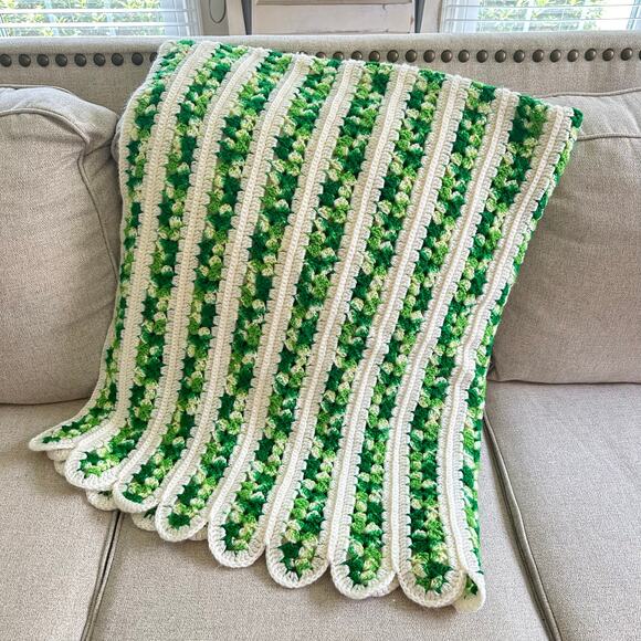 VTG 1970s Emerald Green And Cream Crochet Knitted Afghan Throw Blanket 57” X 69” - Picture 1 of 5